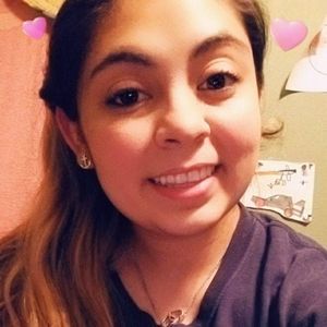 Meet your Posher, Yesenia